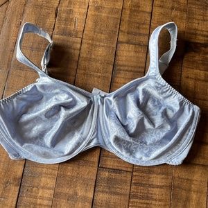 Bali® Satin Tracings Full-Figure Minimizer Bra